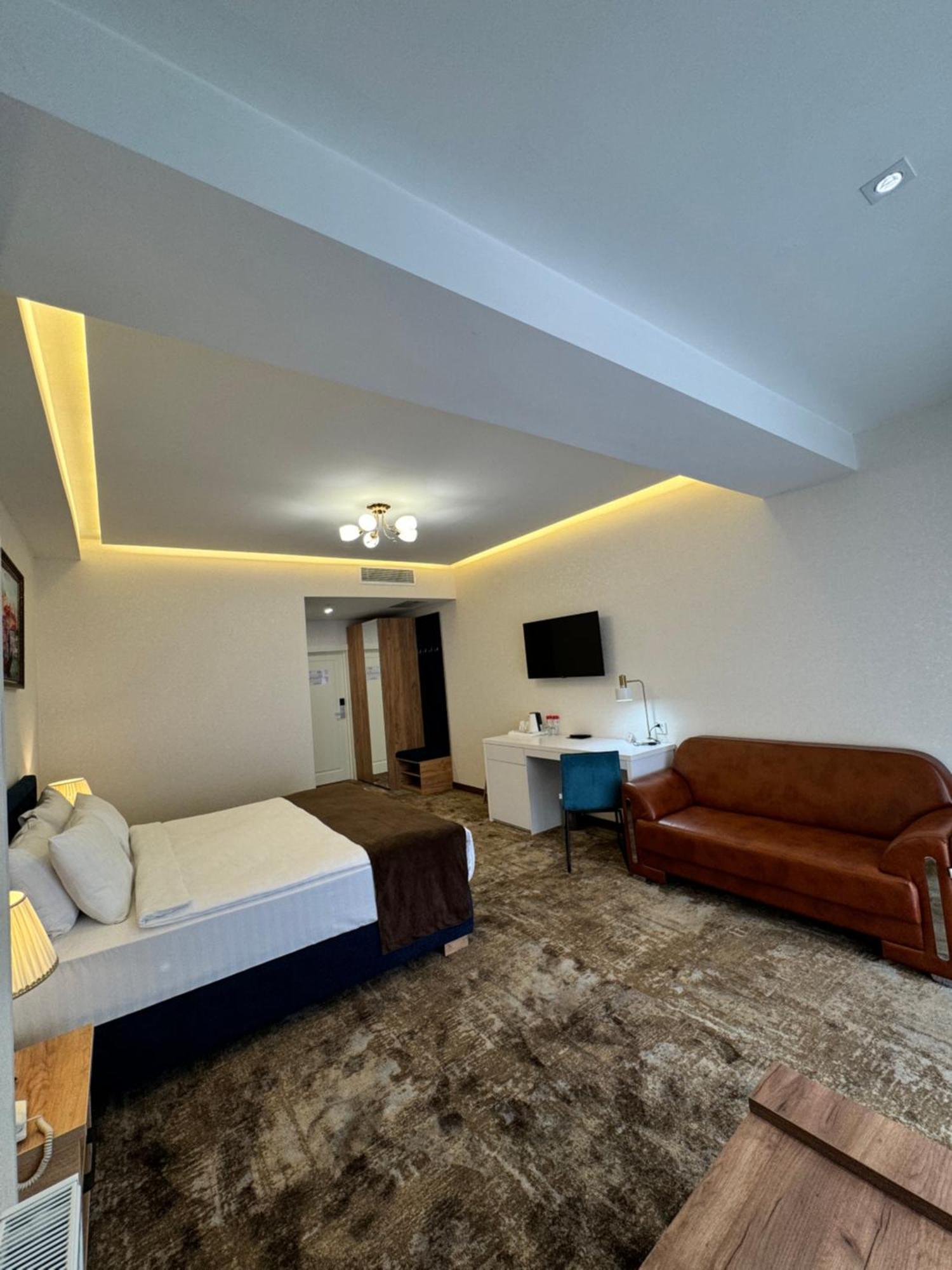 Garnet Mir Hotel タシュケント エクステリア 写真